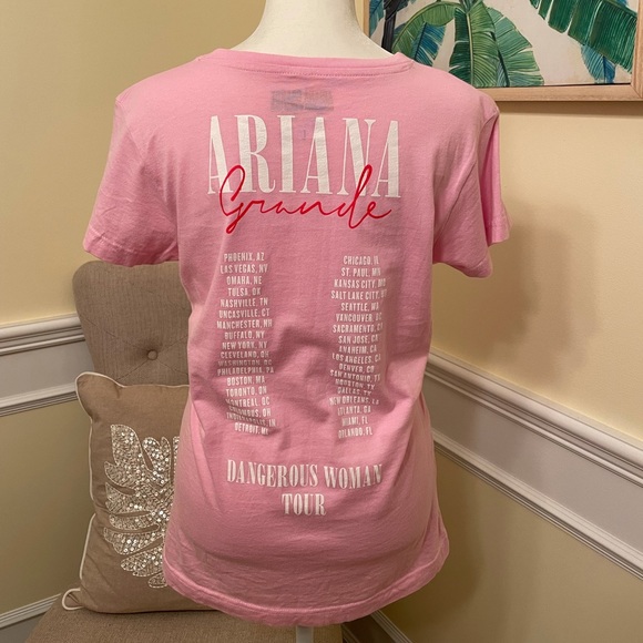 Ariana Grande junior tee DWT RARE - Picture 3 of 4